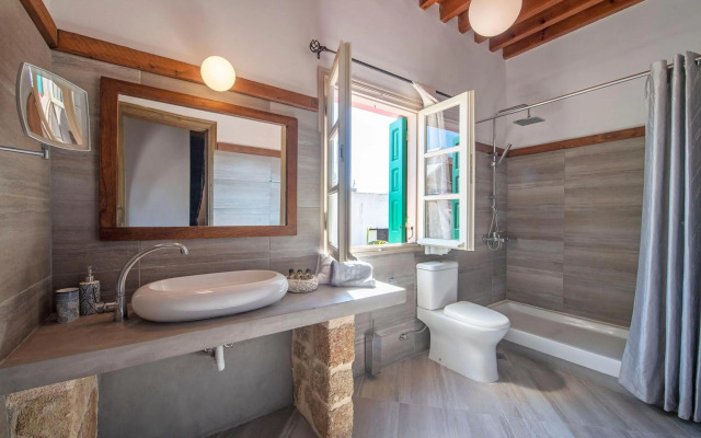 Saint Artemios Hotel and Oriental Suites