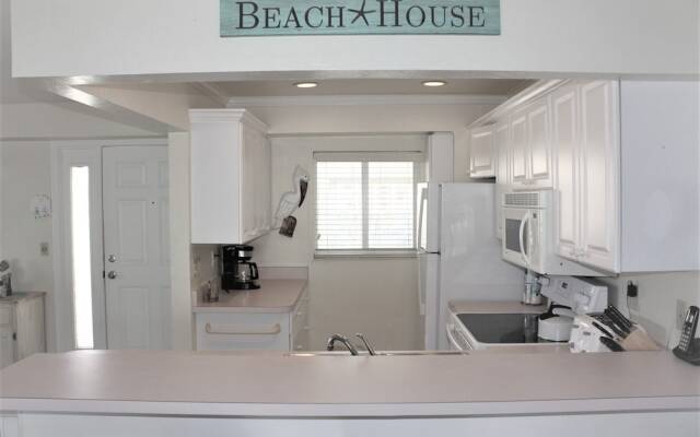 Jamaica Royale 402 - 2 Br Condo