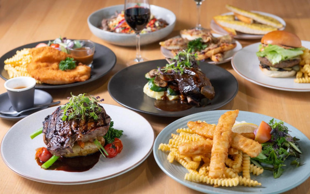 Rydges Pit Lane Hotel