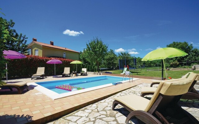 Awesome Home in Vinez With Wifi and 7 Bedrooms