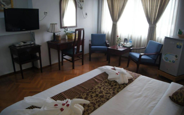 Summer Palace Hotel