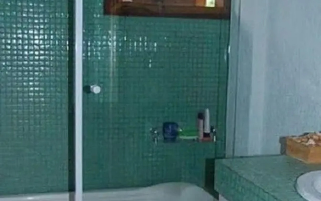 Casa 4 suites a 200m da Rua das Pedras