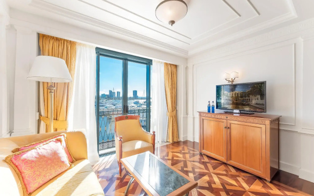 Imperial Hotel Gold Coast