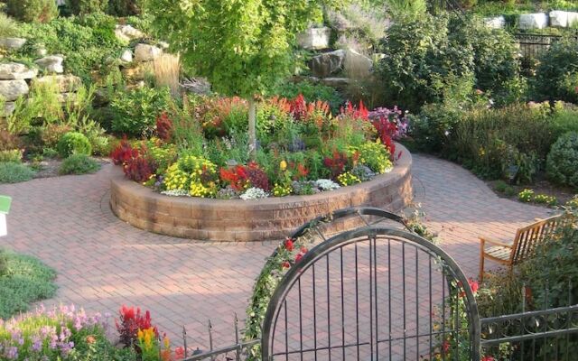Sacred Clay Inn
