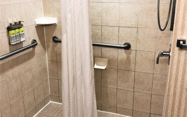 Holiday Inn Express Syracuse Airport by IHG