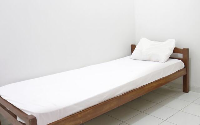 OYO Life 92925 Kost Bu Mala 2 Syariah