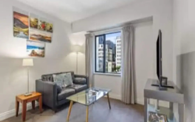 Superking Bed In Stylish Apartment On Queen Street