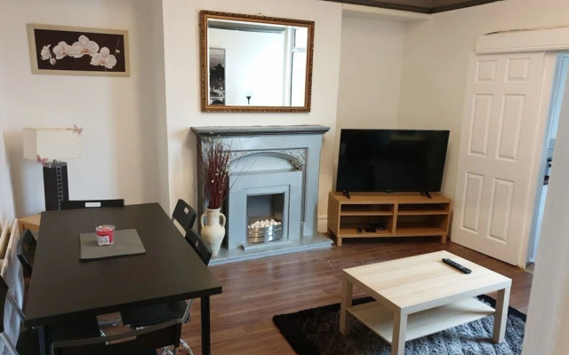 South Shield's Hidden Gem Garnet 3 Bedroom Apartme