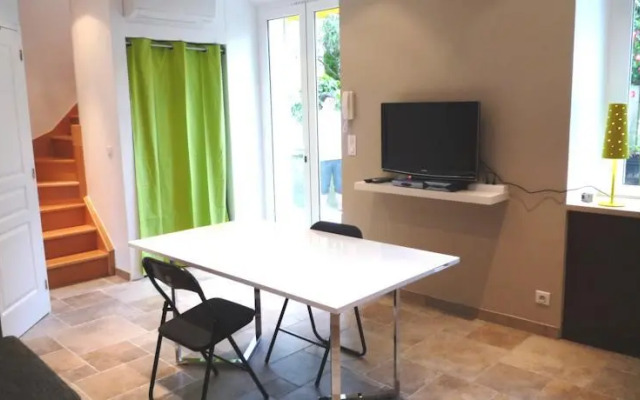 Livia Cannes Vieille Ville Rosella