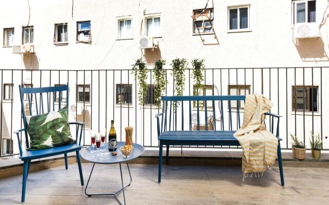 Lovely City Apt Short Walk To The Beach