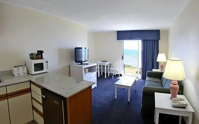 Breakers Resort Lakeside