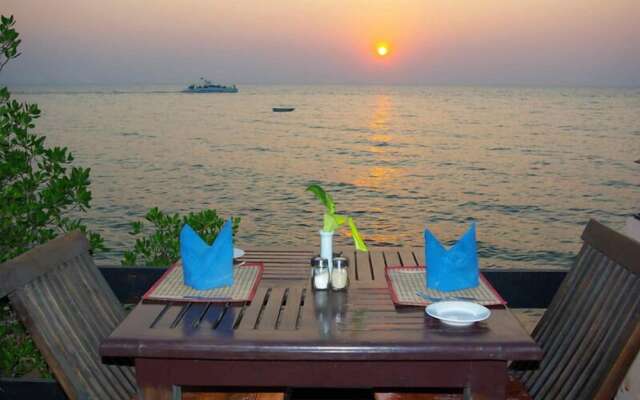 Sea Falcon Hotel