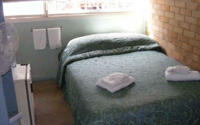Rod 'N' Reel Hotel Motel Woodburn – Guest Rooms – Woodburn