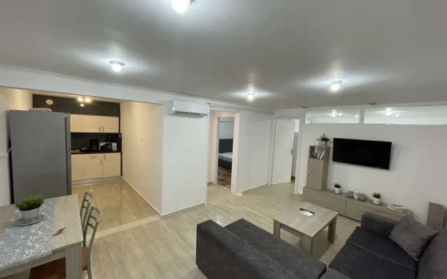 Charming 2-bed Apartment in Kallithea