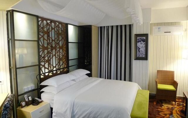 Cn Holiday Hotel