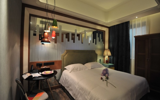 Modern Deluxe King Room — фото 1