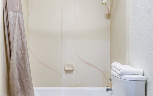 Super 8 - North Lima OH