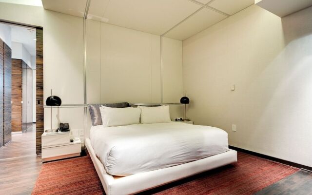 StripViewSuites at Palms Place Penthouses