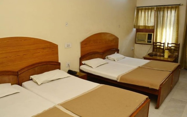 Hotel Raghav Palace