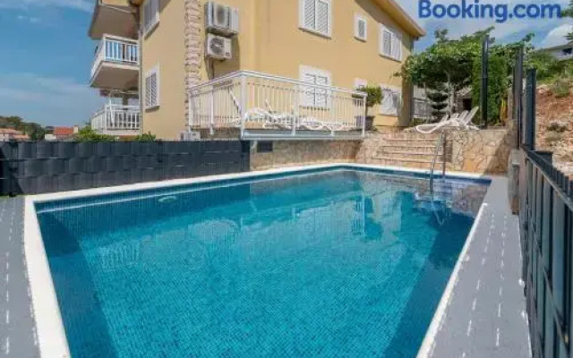Apartments Kapetan