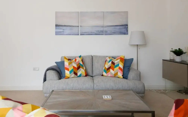 Modern Stylish Seaside Family Home