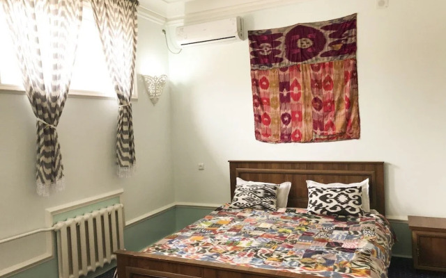 Пансион Ikathouse