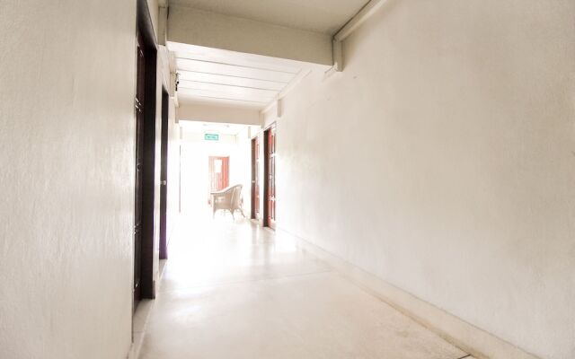 OYO 335 Top Inn Khaosan