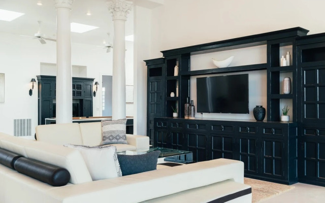 Fly With Me by AvantStay