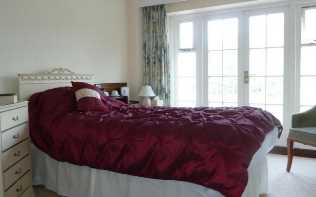 Tyrrells Ford Country Inn  Hotel