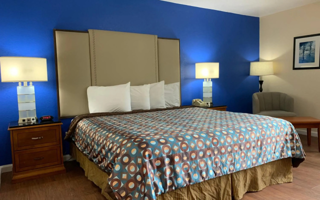 California Inn and Suites Bakersfield