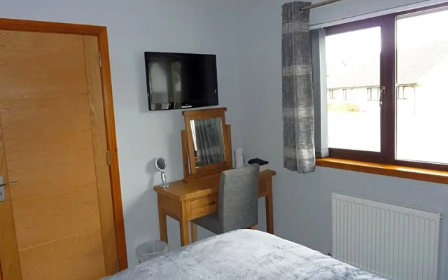 Inverness. Private double room with en suite. Room only.