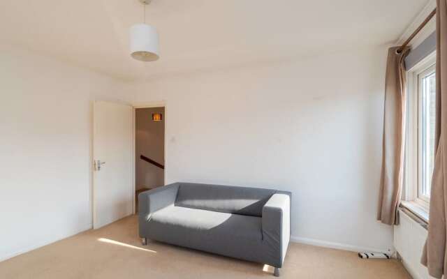 Quiet 2 Bedroom Apartment