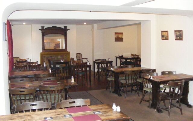 The Highlander Hotel