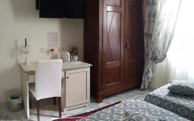 Five Roses Bed & Breakfast