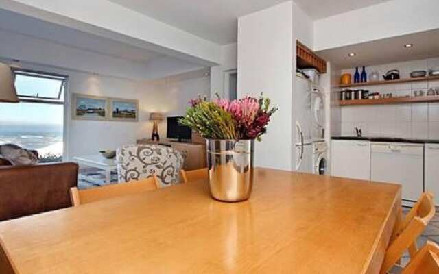 Holiday Apartment w Sea Views Pool CBT Suite