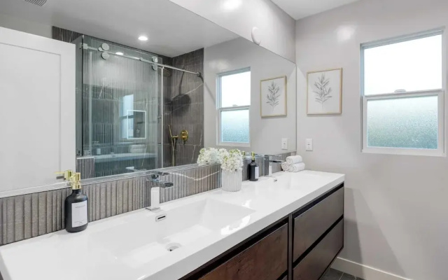 Fulton Buyout by Avantstay Sherman Oaks Estate + View