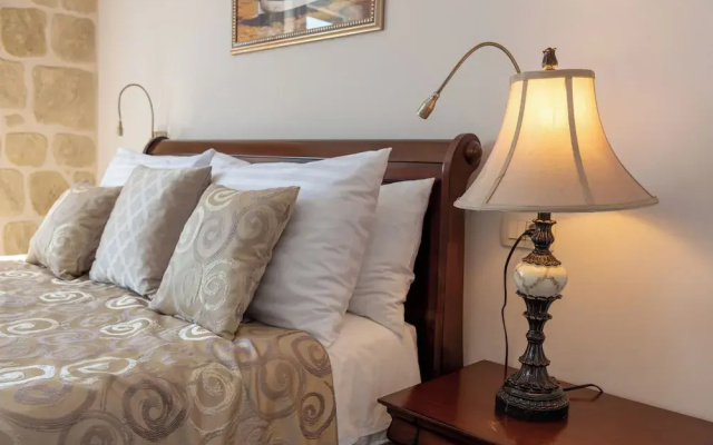 Queen Teuta Luxury Rooms Split