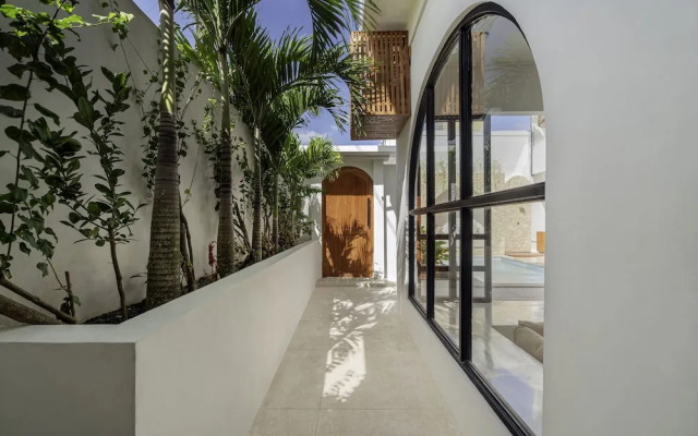 Casa Amor by GORO