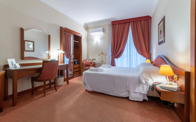Massimo Plaza Hotel