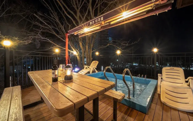 Boryeong Thirasel Pension