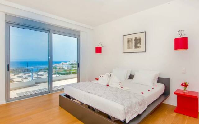 Sparkling Villa in Acrotiri with Private Pool near Sea Beach