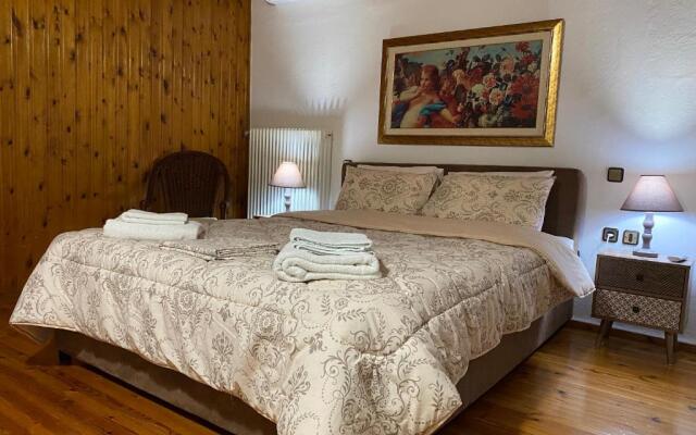 Sarakinas Farm House