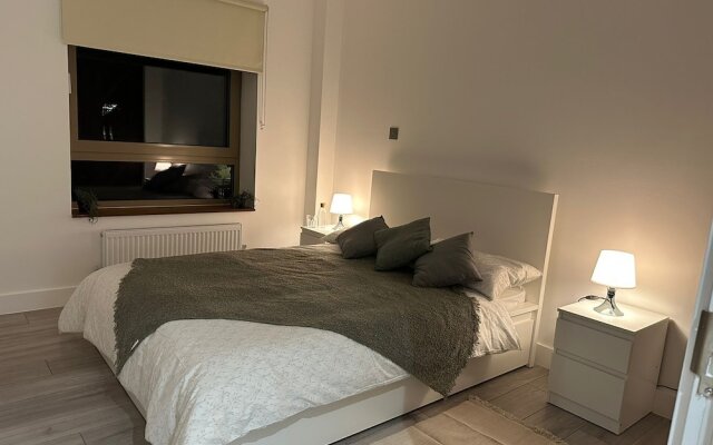 Kensington House by Solitaire Suites