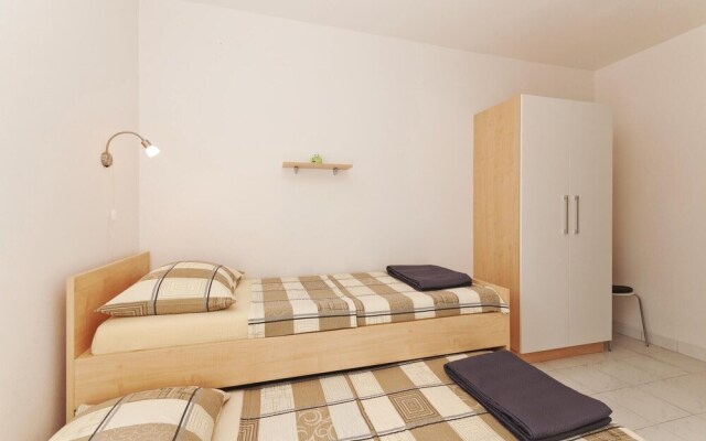 Awesome Home in Privlaka With 3 Bedrooms and Wifi