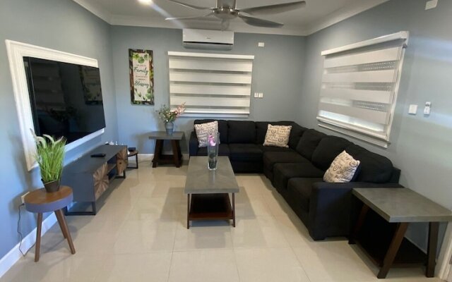 Luxury 4-Bedroom villa