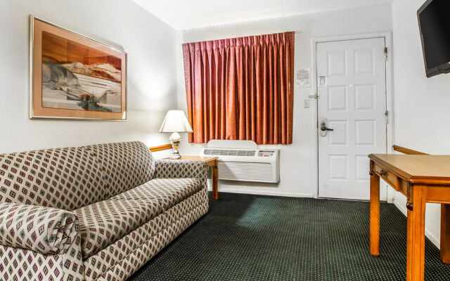 QUALITY INN &amp; SUITES MESA
