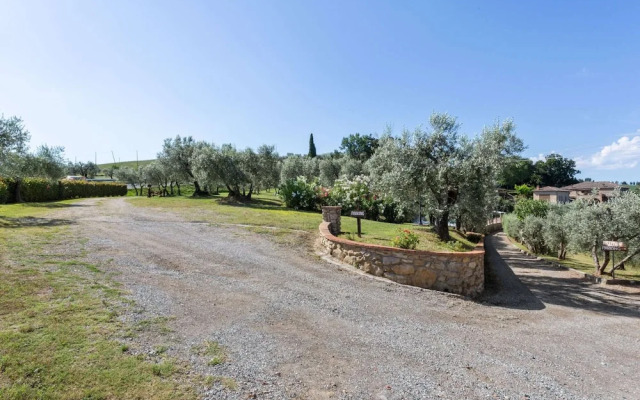 Lavish Holiday Home in Volterra With Pool