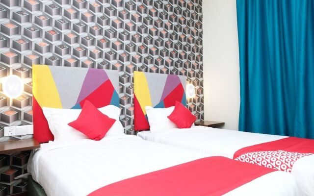Oyo 1139 W Hotel Cemerlang