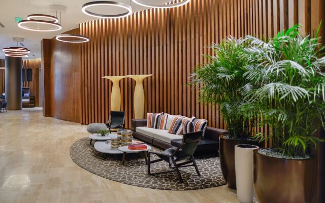 Fantastic 2BR Condo at Hollywood