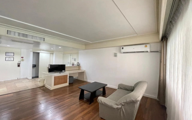 Basaya Beach Hotel & Resort